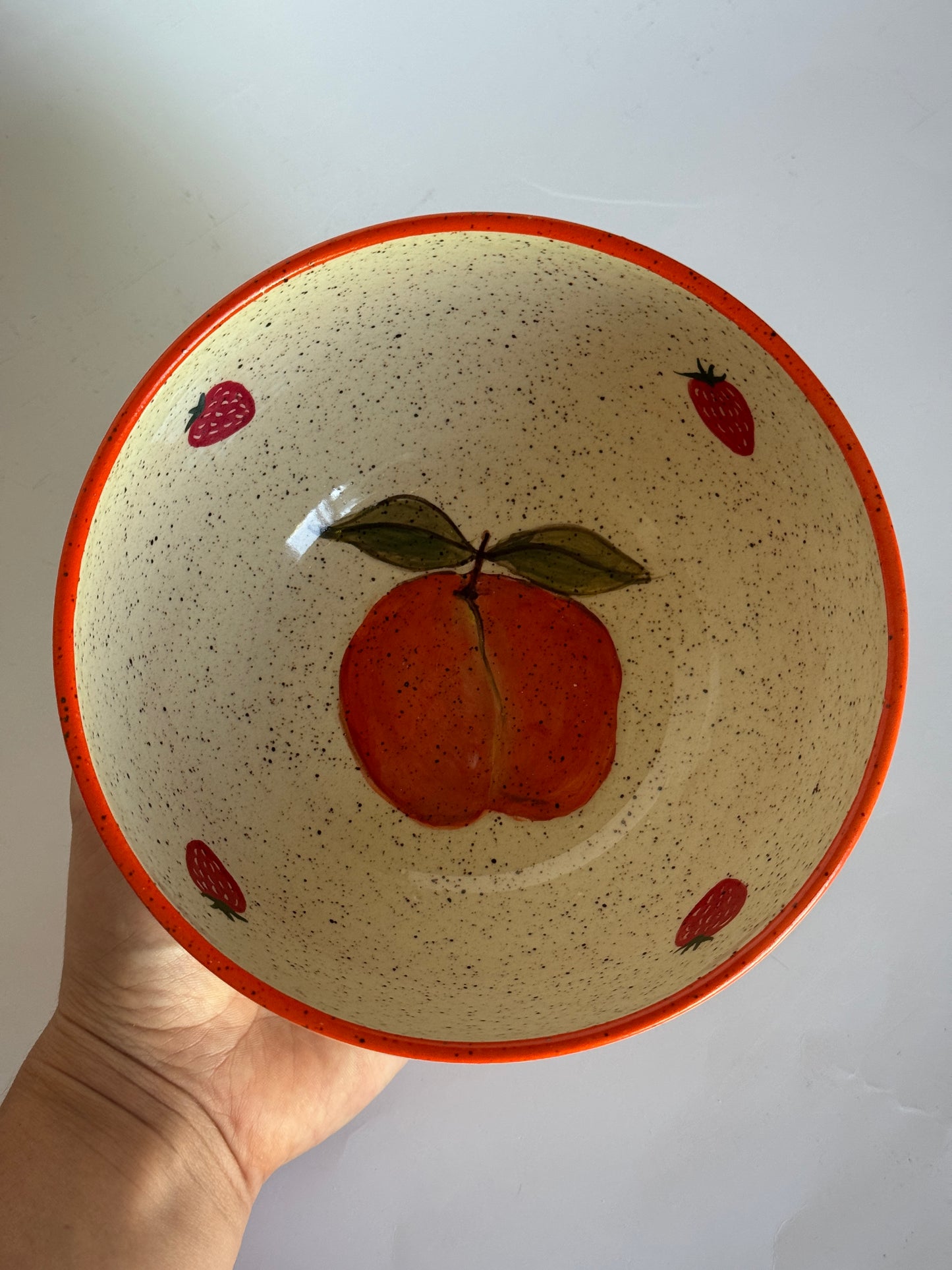 Bowl Peach and Strawberries