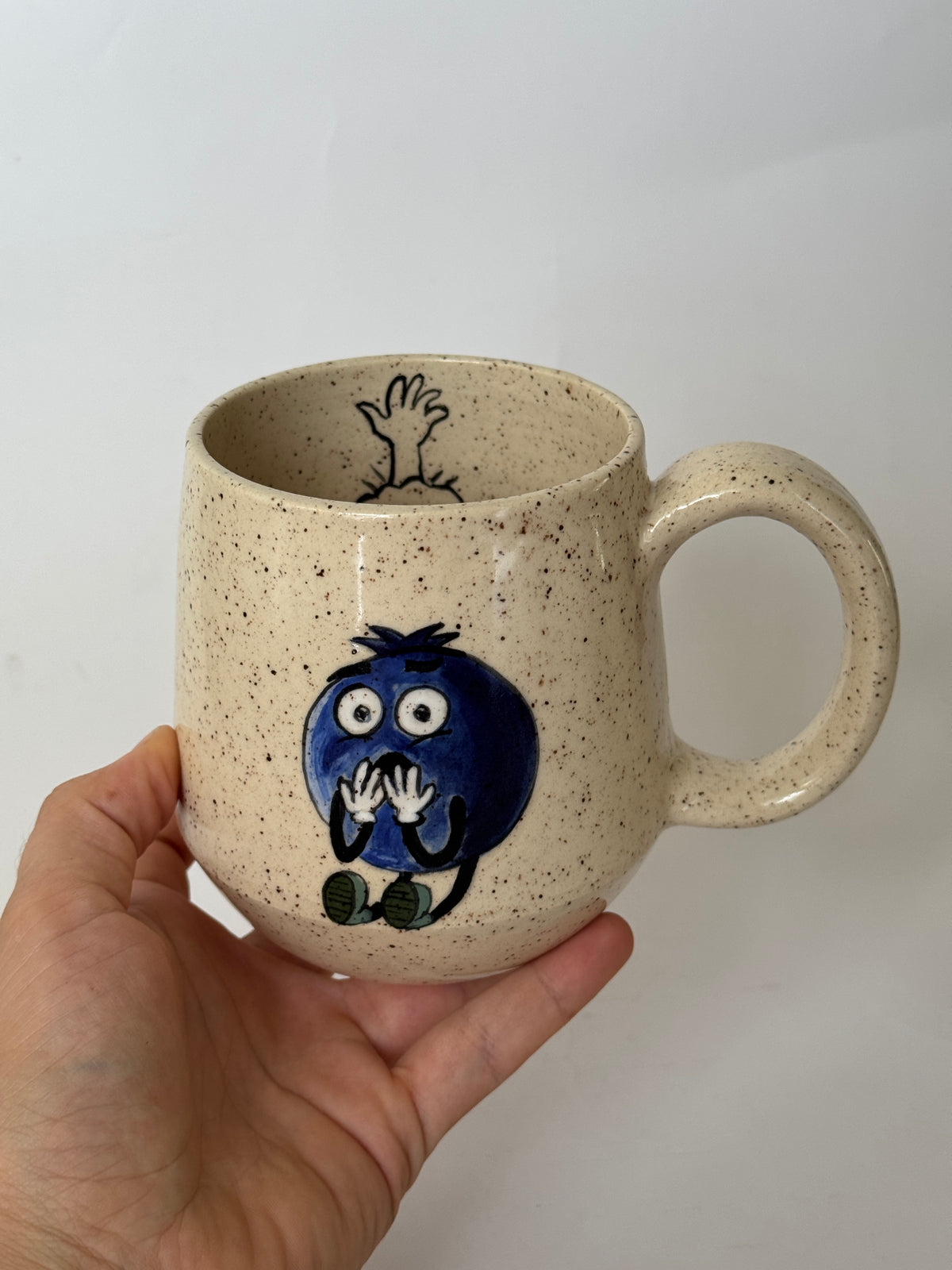 A PREVIEW Halloween Mug Scared Blueberry